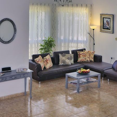 Villa Lp Pégeia Exteriör bild